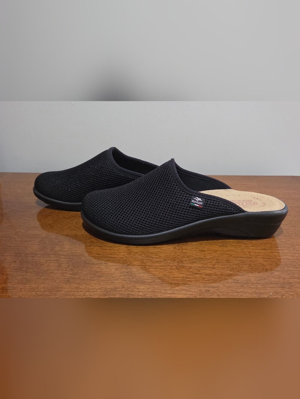 FLYFLOT Women's Black Mesh Slip-On Clogs Comfort Shoes Made In Italy Size 9